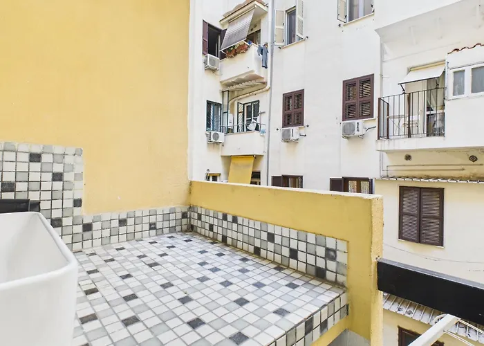 Esquilino Refined In The Heart Of Apartment Rom
